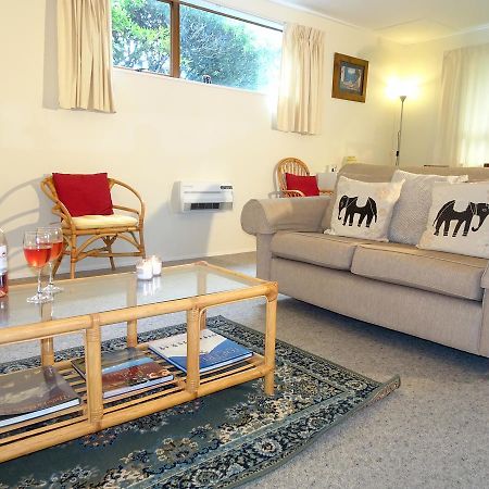 Smokebush Cottage - Holiday Home Exclusively Yours Turangi Kültér fotó
