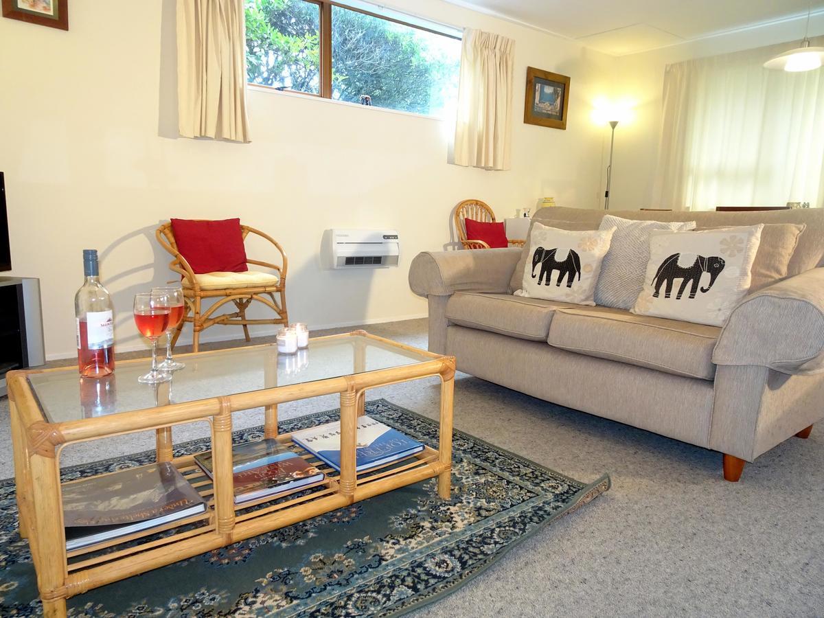 Smokebush Cottage - Holiday Home Exclusively Yours Turangi Kültér fotó